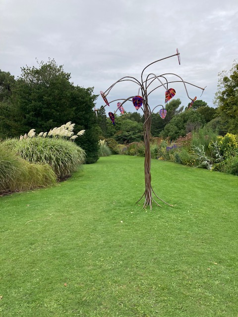 BrayInstituteFE's tweet photo. Art students from the QQI Level 5 Art, Craft and Design and Fine Art Practice Courses visited the national Botanic Gardens in Dublin to view the Sculpture in Context exhibition.
#artcraftdesign #botanicgardens #sculpture #plc #furthereducation #bifecourses https://t.co/i7ghvYCCds