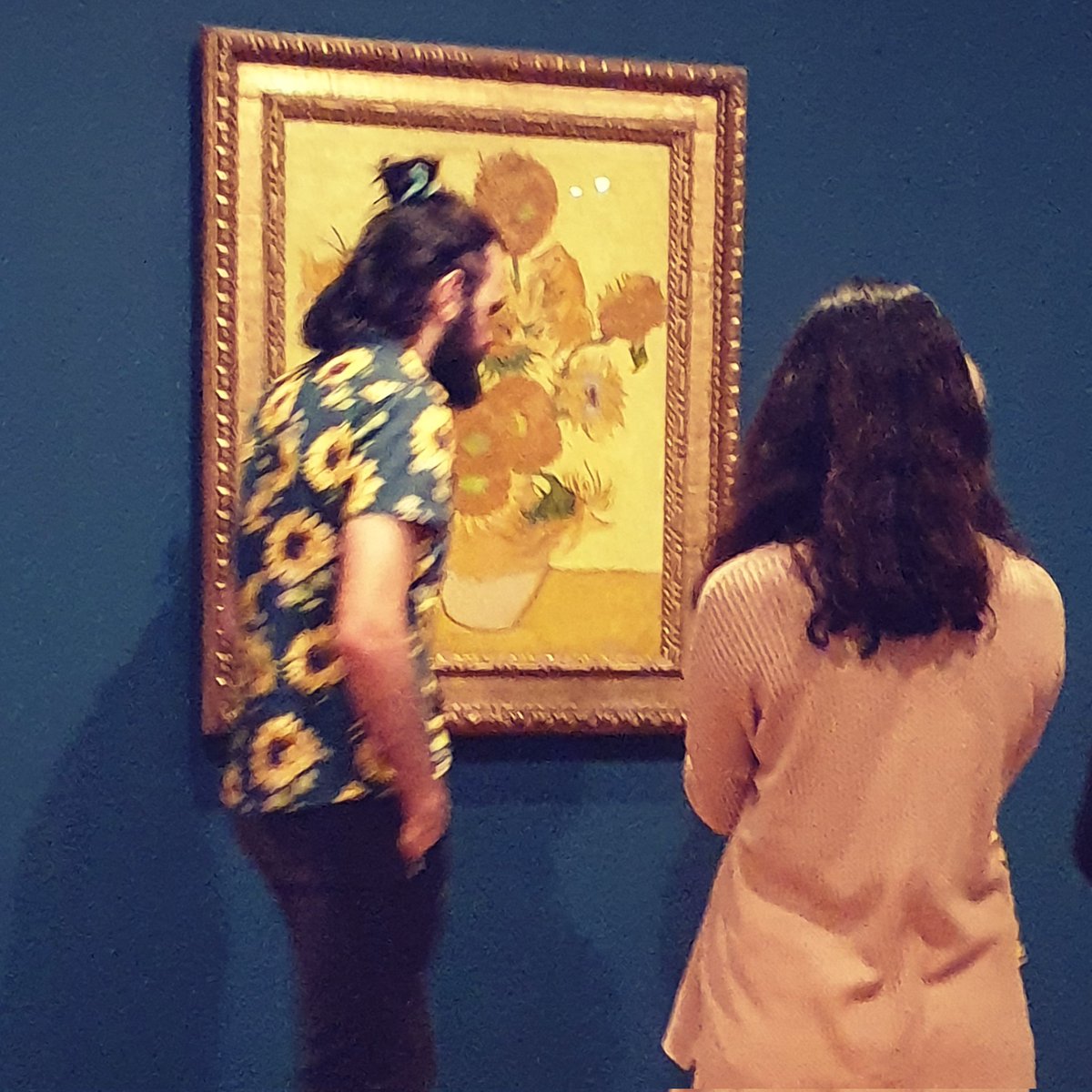 Perfect timing, The Sunflowers 

#VanGoghMuseum #Amsterdam #perfecttiming #Meet #funny