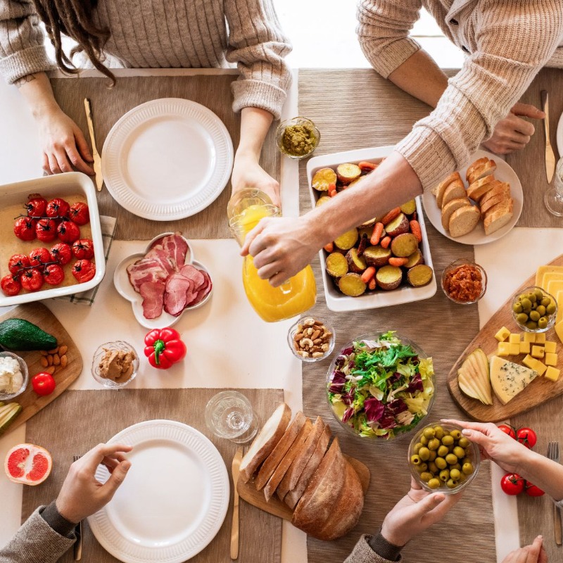 RecycleDevon's tweet photo. Not sure what gift to get for an upcoming birthday or anniversary? 
Why not give a gift promise - a homemade lunch, promise to babysit/petsit or a day out.

Pledge to #SaveAndReuse for your chance to WIN 1 of 20 stainless steel reusable water bottles! https://t.co/6gROugKB9u https://t.co/zqlxn66Bzi