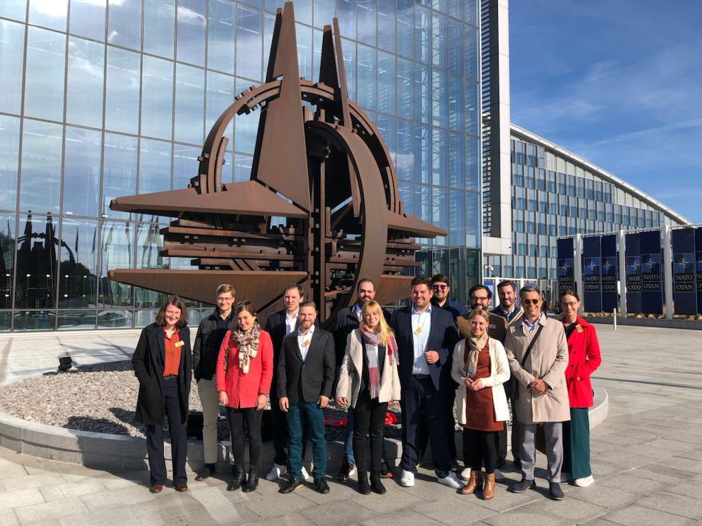 It was a pleasure to welcome young leaders from #Bavaria in Brussels. Great discussions on #digitalisation #cybersecurity &amp; #disinformation with various stakeholder, including with <a href="/MarkusFerber/">Markus Ferber</a> <a href="/Doleschal/">Christian Doleschal MdEP🇪🇺</a> <a href="/ANiebler/">Angelika Niebler</a> <a href="/_arthurdl/">Arthur de Liedekerke</a> <a href="/OmriPreiss/">Omri Preiss</a> &amp; #NATO
<a href="/HSSde/">HSS</a>