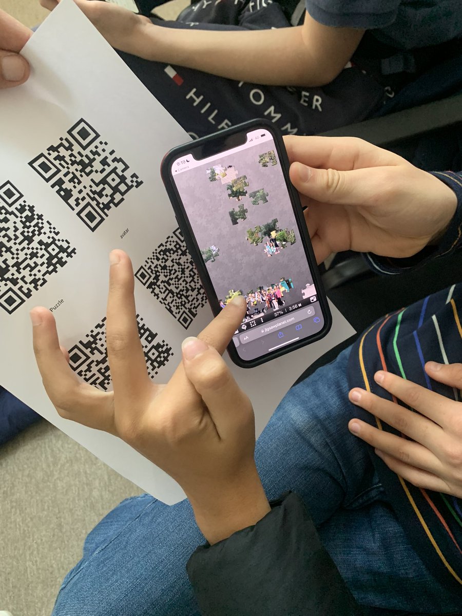 SCA_EA's tweet photo. Another morning working with our partners from Romania and Turkey. Looking at QR codes and use of VR apps🕵️♀️ @BishopHedleyRC @MissNorman18 @int_links #Web2Tools #hedleymatters https://t.co/j6xpEGujpX