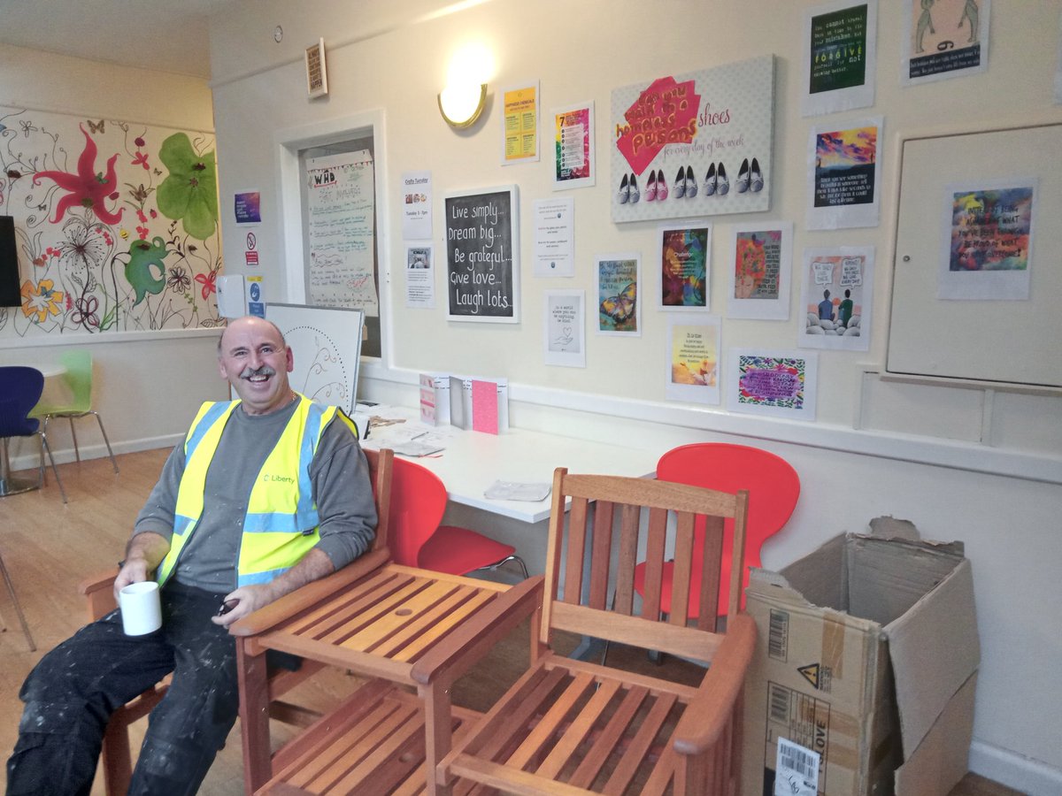 KilgallonDebbie's tweet photo. Massive thanks to @Go_To_Liberty for offering their time and support to help spruce up our lovely courtyard at Victoria House for #WorldHomelessDay2022 🔨👷‍♂️🪴 Very much appreciated by staff and residents @forfutures_ @ForHousing https://t.co/jubTC55YMK