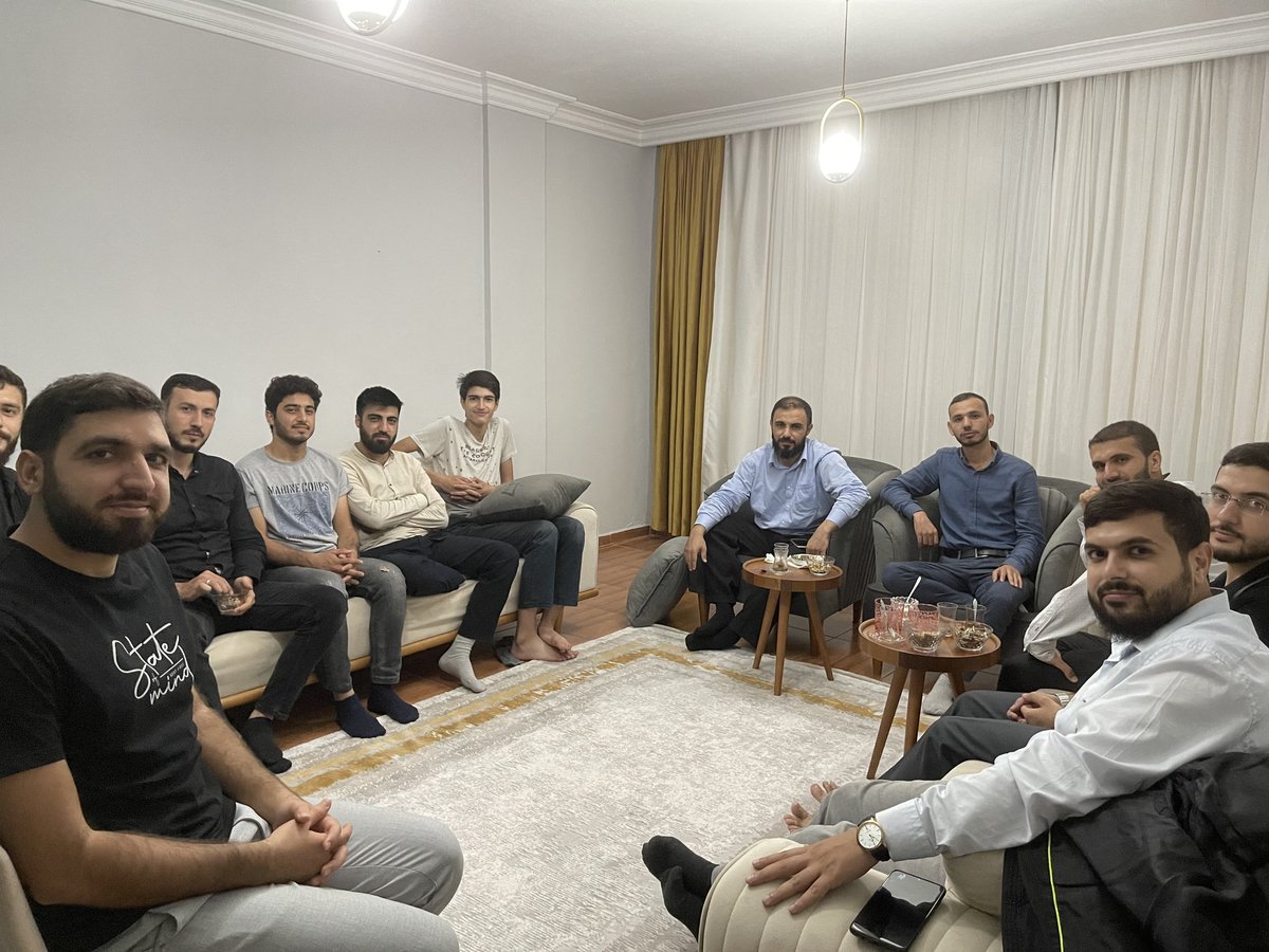 Dün akşam güzel insanlar evimizi şenlendirdi, ayaklarına sağlık😊 
<a href="/AhmedCelikten/">Ahmet Çelikten</a> 
<a href="/ismailatass/">İsmail ATAŞ 🇵🇸</a> <a href="/danielilgin/">Danyal ılgın ོ</a>
<a href="/orxantopac/">Orhan Topac</a> <a href="/KuytulMuhammed/">Muhammed Kuytul</a>
<a href="/hamza145367/">Hamza</a> @furkanneferi01 @_mertylm27 <a href="/NamOmernm23/">Ö.N</a> <a href="/fatihkarafmk/">Fatih Mehmet KARA</a> <a href="/ibrahimce/">icetiner</a> 

#GönüllerBirOlsun