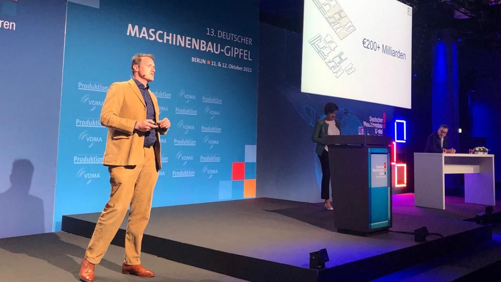 Gewinnt #Normcut den Startup-Award #Maschinenbau-Gipfel 2022?! Mit seiner Industrie 4.0-Lösung für #CNC-Cutter tritt das #Startup für mehr Materialeffizienz und die Automatisierung der Abfalldokumentation sowie der CO2-Bilanzierung an. #mbg22 #vdmastartupmachine #nachhaltigkeit