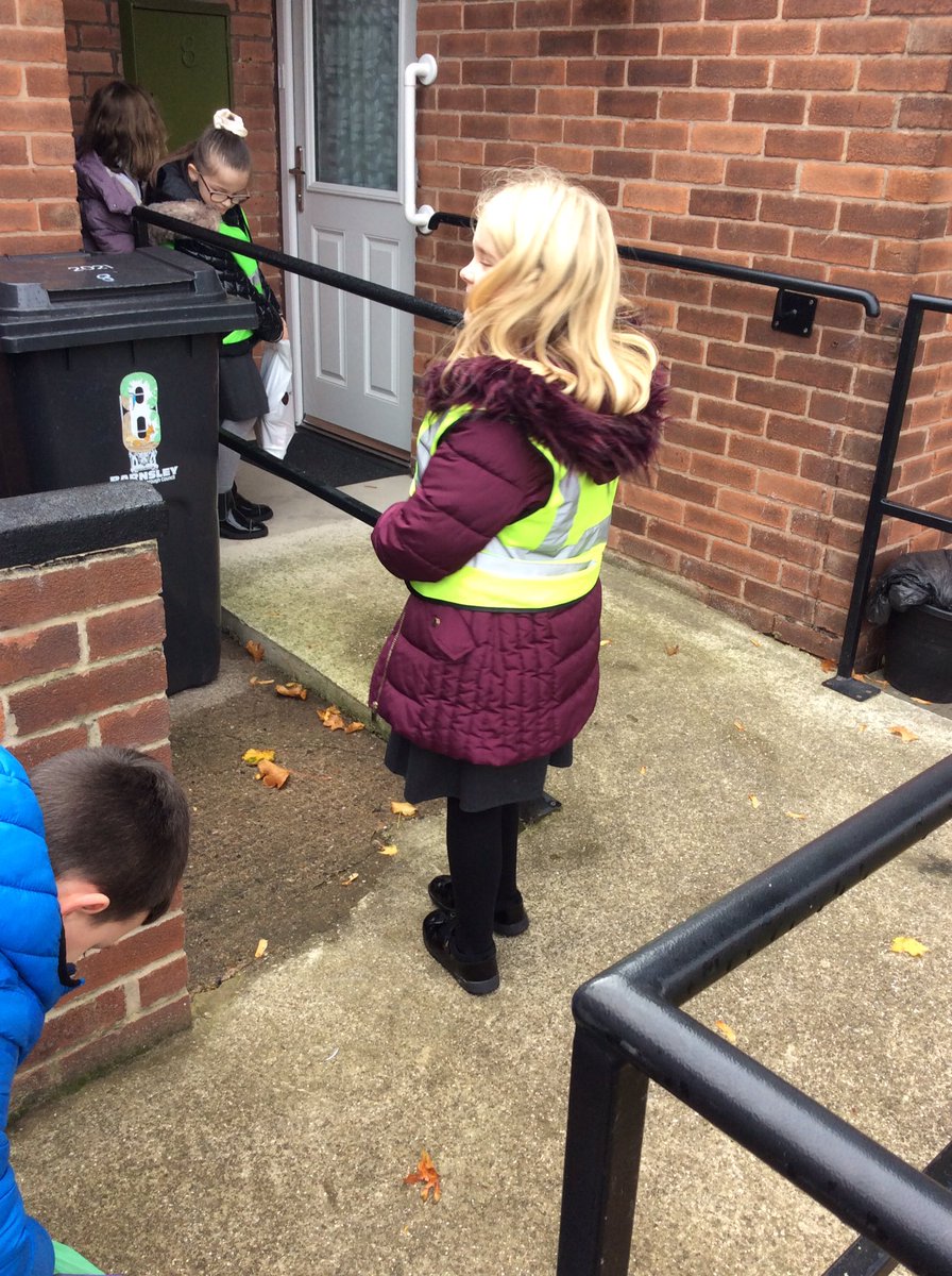 ASALeavers25's tweet photo. This afternoon, the Macaws have been out in the community delivering harvest gifts ππ₯¦π½π₯#ASAcommunitychampions https://t.co/PfWzQFAwv5