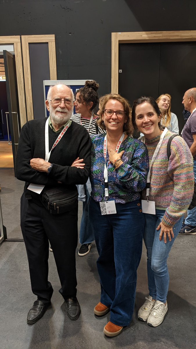 Cristina Diez-Vives (@diezvives) on Twitter photo What an honor to finally meet Jean Vacelet at the <a href="/sponge_2022/">Sponge_2022</a> conference. Pioneer in the study of sponge reproduction and microbiome. Love his images and descriptions. What an honor to finally meet Jean Vacelet at the <a href="/sponge_2022/">Sponge_2022</a> conference. Pioneer in the study of sponge reproduction and microbiome. Love his images and descriptions.