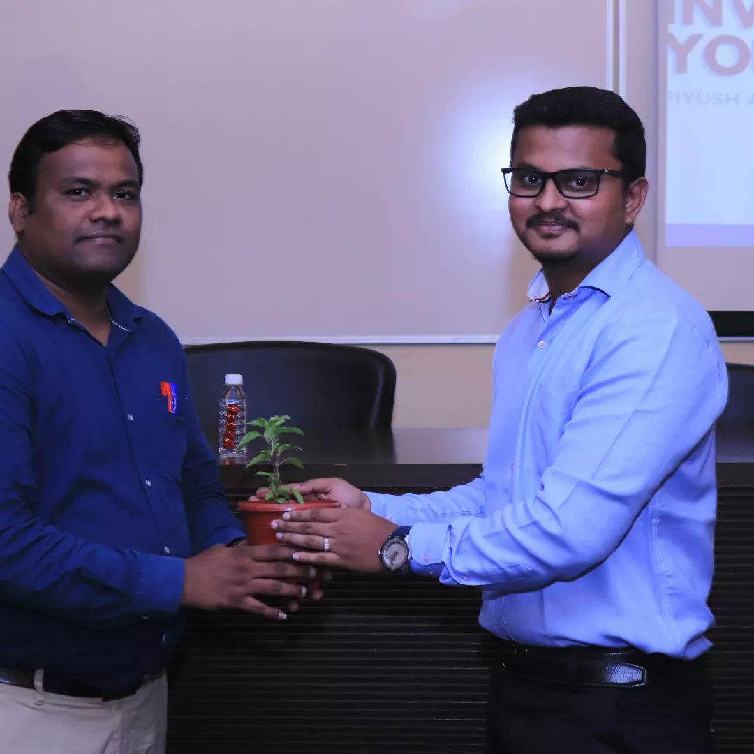 RgitUba's tweet image. On 10th of October RGIT&apos;s UBA cell RGIT hosted a seminar on &apos;Importance of Stock Market&apos; by a noteworthy speaker, &apos;Piyush Baswat&apos;.

The objective was to encourage students to get to know the nitty-gritty of Stock Market and it&apos;s  fundamentals.