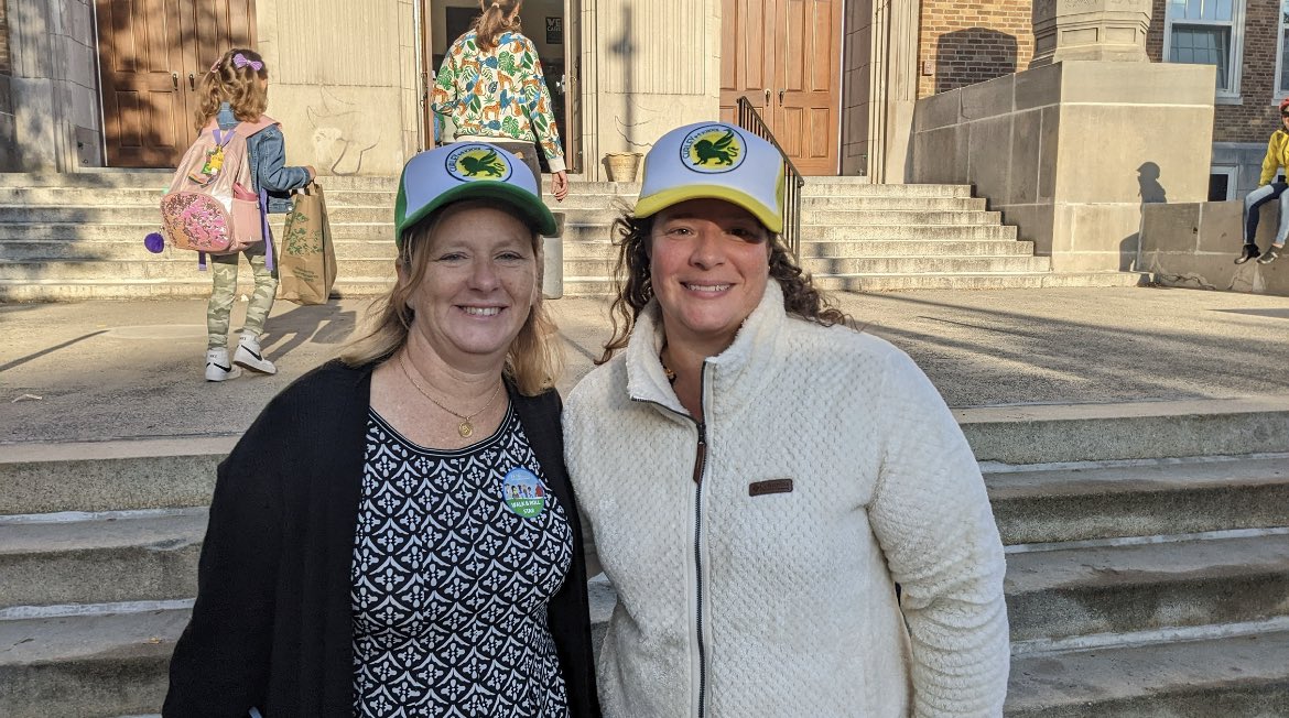 PrincipalGrassa's tweet image. Thank you to @ErinforBoston for joining Team @curleyk8 for Walk to School Day! Fun fact Erin and I both taught together at the @MurphyK8School! #curleycares