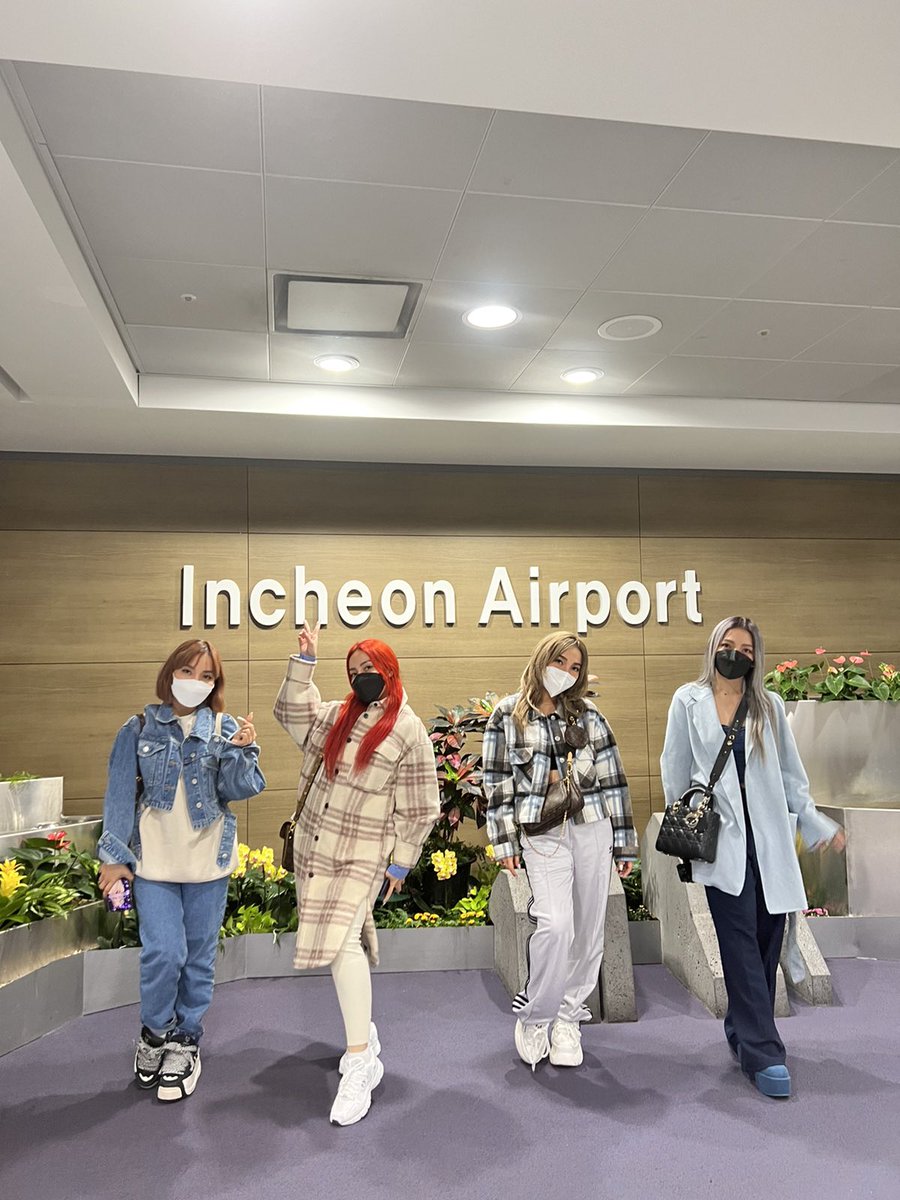 4SISTERSMUSIC's tweet photo. [4th Impact]

Touchdown Incheon, Korea!

We have arrived, Dreamers 💖
We're super excited for 2022 아송페 Asia Song Festival!

Stay tuned for updates

#4thImpact
#4thImpactatASF https://t.co/HGPxZ5zNHs
