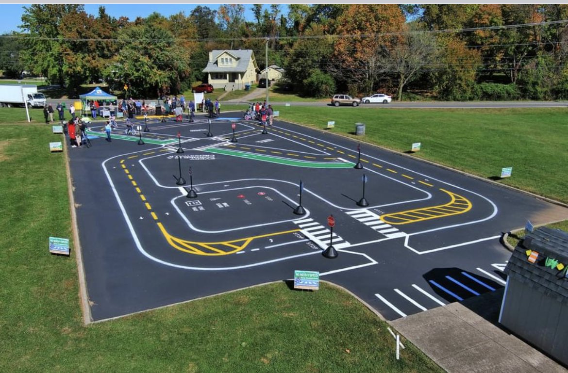 FinnQuinn's tweet photo. @MasonBikedude @KidsWalkBike So many new possibilities open up as in the future the robot templates can be paired to #BikeEd for PreK & K-12 students in U.S. schools - still working behind the scenes but the technology is there, now we need that U.S. curriculum #Design4Kids https://t.co/IDoMW8snPb