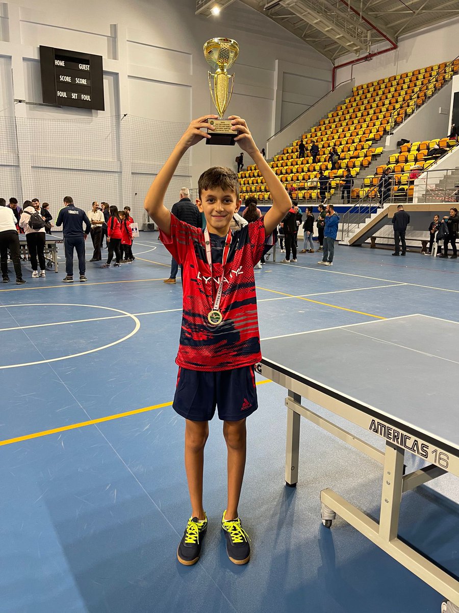 Bir Başarı ❣️ Bir Madalya Daha❣️
6. Sınıf Öğrencimiz Görkem Öçal 8-9 Ekim 2022 tarihleri arasında Ankara'da yapılan U13 🇹🇷🇹🇷 Milli Takım 🇹🇷🇹🇷Masa Tenisi Seçmeleri’nde tüm rakiplerini yenerek şampiyon 🏆 oldu.
Tebrikler Görkem❣️