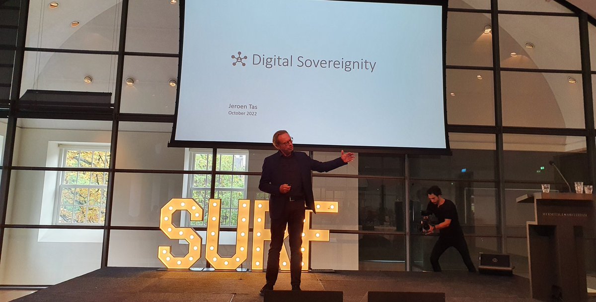 Jet de Ranitz (@jetderanitz) on Twitter photo <a href="/jeroentas/">Jeroen Tas</a> in keynote #digitalsovereignty: digitale ecosystemen regelen straks een groot deel van onze wereld en dat raakt ons in alles #publiekewaarden <a href="/SURF_NL/">SURF-coöperatie</a> #Summit <a href="/jeroentas/">Jeroen Tas</a> in keynote #digitalsovereignty: digitale ecosystemen regelen straks een groot deel van onze wereld en dat raakt ons in alles #publiekewaarden <a href="/SURF_NL/">SURF-coöperatie</a> #Summit