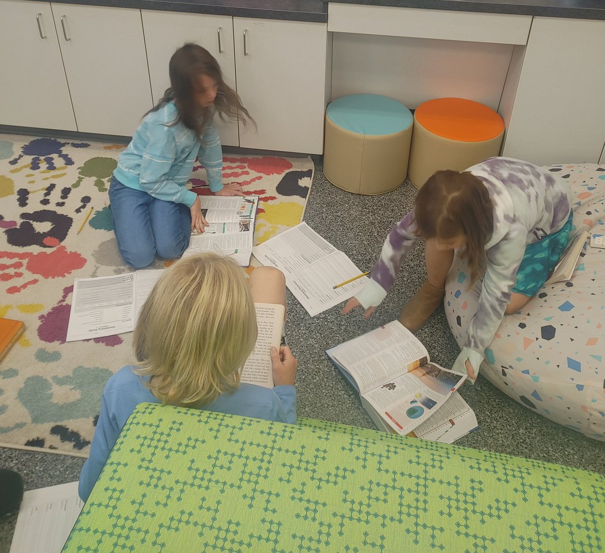 AP_AshleyPriest's tweet photo. @vsimp1216 is rocking the ELA framework with her kiddos. Her 3rd grade students are using higher level thinking and collaboration with many of her stations including reading workshop #McDeedsRises #TheBestIsYetToCome https://t.co/G72K9K7CsD