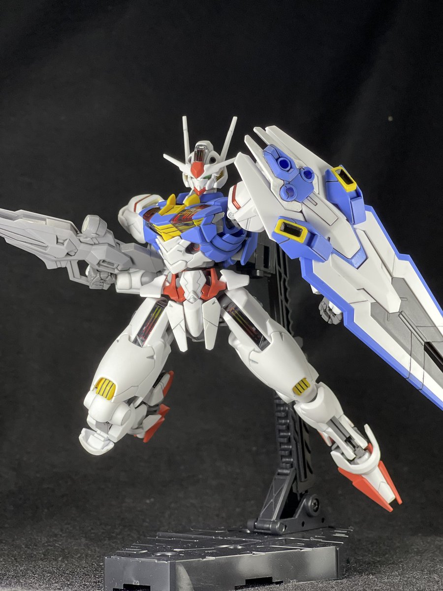 DmZfg's tweet photo. 部分塗装のお手軽仕上げで久々に完成品を作れたー
蛍光塗料面白いからもっと揃えたりデカいUVライトが欲しくなった
#ガンプラ https://t.co/vStNlW2hGG