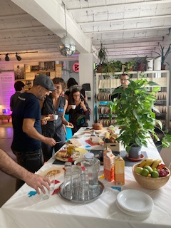 Making_Projects's tweet photo. ✊ On the 11th of October was held in #plantauno_ the event #HopeInUS_EU  "Una trobada per imaginar espais de resilencia" (A meeting to imagine spaces of resilience). 

🧠 We want to share some photos with you. For more information visit our webpage: https://t.co/WXgRrSkx61 https://t.co/owvWZhUU8T
