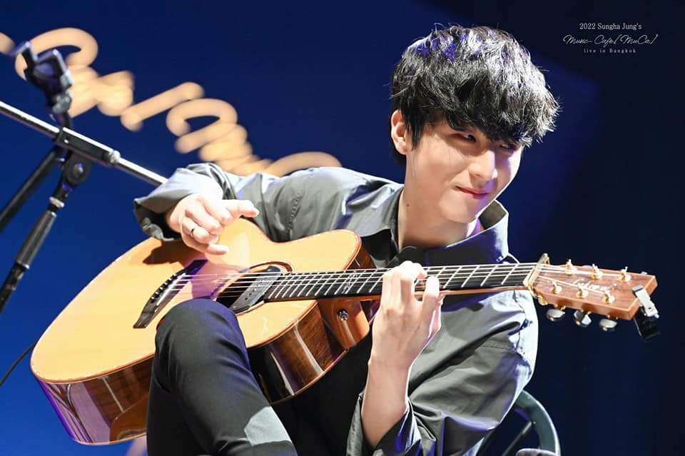 EM_Gossip's tweet photo. เพราะสมการรอคอย!! #SunghaMuCaLiveBKK คอนเสิร์ตที่เติมเต็มหัวใจผู้ชมทั้งฮอลล์ คอลแลบเปียโน #โต๋ศักดิ์สิทธิ์ ดีแบบตะโกน บรรยากาศสุดอบอุ่น แฟนๆลั่นปีหน้าต้องมาอีก!!
อ่านต่อที่https://t.co/JDSEsweb8a
#JINCORPORATION
#sunghajung #정성하 #fingerstyle #Goranistudios #PiccoloMusicEnt https://t.co/nLe2iph7bf