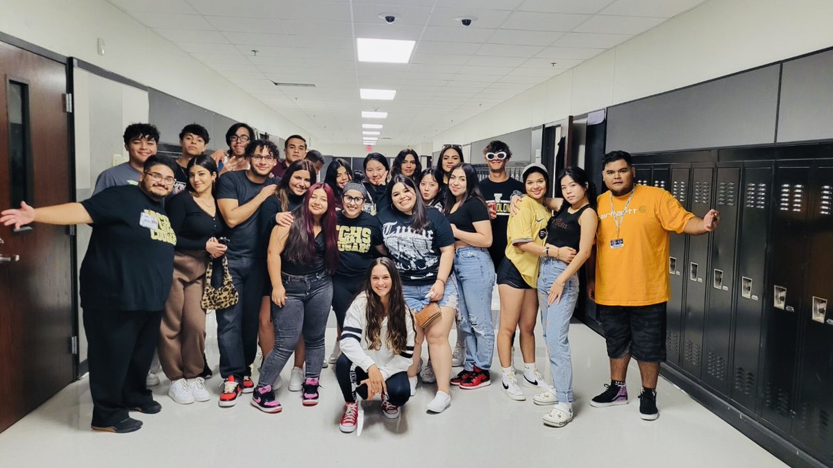 TimE_Baxter's tweet photo. Last Friday night, our ESL staff took our language learners to their first ever football game!  These students got a tour of the press box, experienced football for the first time and loved seeing the pageantry of a high school halftime! What a powerful experience! @TheColonyHS https://t.co/pFMJlbsVCX