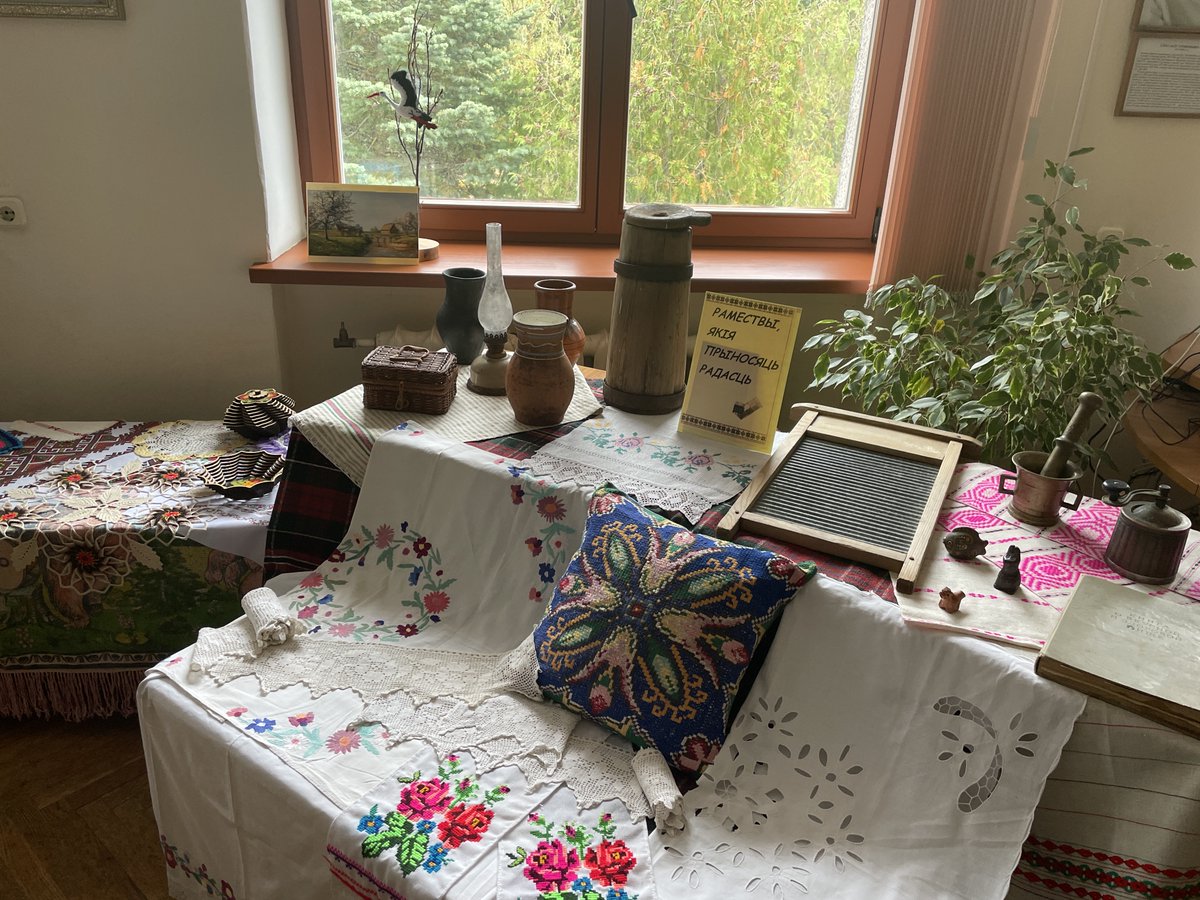 ARnpc's tweet photo. Выставка «Беларусь, якую мы памятаем   i любiм»
В библиотеке РНПЦ проводилась выставка «Беларусь, якую мы памятаем   i любiм», целью котор��й является формирование объективного отношения общества к историческому прошлому, сохранение и укрепление единства белорусского народа. https://t.co/1O0jd0jxfw