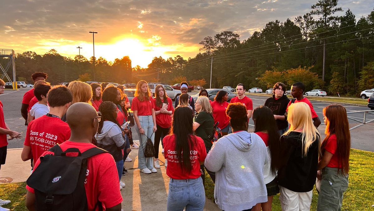 Mixup with our field trip bus gave an unexpected teachable moment about kids who wait and their rides never show. We are always growing our #teacherheart <a href="/dutchforkhigh/">Dutch Fork High</a> ❤️❣️