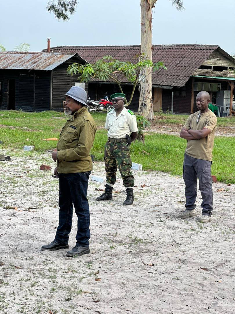 IccnRdc's tweet image. Notre Directeur en charge des Parcs Nationaux,  Domaines de chasse et Reserves (DPDR), M. De-Dieu BY&apos;AOMBE est en tournée des aires protégées en vue de leur redynamisation et de la transmission des directives du DG a.i. M. Henri MBALE. Actuellement, il est à Bombo-Lumene.