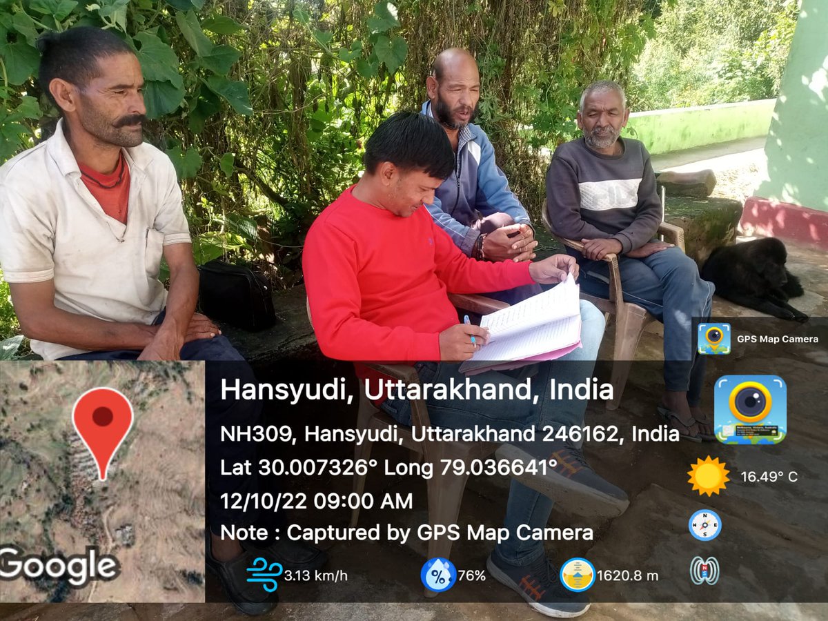 FiuPauri's tweet photo. FIU पौड़ी के ग्राम पफरीयाना  में परियोजना के अंतर्गत पैरावेट द्वारा लाभार्थियों के बकरीयों की स्वास्थ्य जांच उपचार एवं लाभार्थी के साथ बैठक की गई । #Goattreatment  #beneficiarymeeting #ncdc #ukcdp @Dept_of_AHD @pashudhanUK  @basava_ias @mdusgcf @aviddn @SANJAYK47559742 https://t.co/nIXfR5l5lo