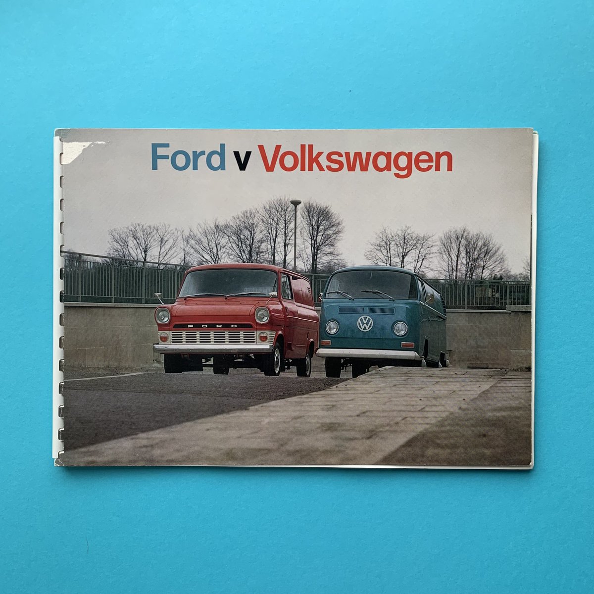 ThePrintArkive's tweet photo. NEW STOCK at https://t.co/QKCEIdQH1b

Ford v Volkswagen
1969/70

#designbooks #designmagazines #midcenturybooks #graphicdesign #typography  #infographics #datagraphics #volkswagen #fordtransit #FT1000 #vwtransporter #vwbrochure @volkswagen @ford https://t.co/EJeHdKPhQr