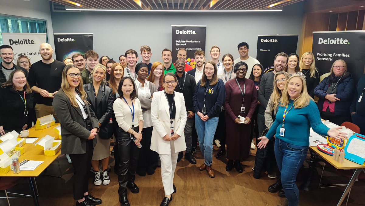 DeloitteProud's tweet photo. And here we are collaborating cross-network and cross-location as we joined the other 12 #diversitynetworks @DeloitteUK in the ‘meet the diversity networks’ events today. Together, we are #ProudAtDeloitte
🙌❤️🧡💛💚💙💜🤎🖤
#DeloitteMids #DeloitteNI #DeloitteSE #DeloitteNW https://t.co/vyRwW6WvEx