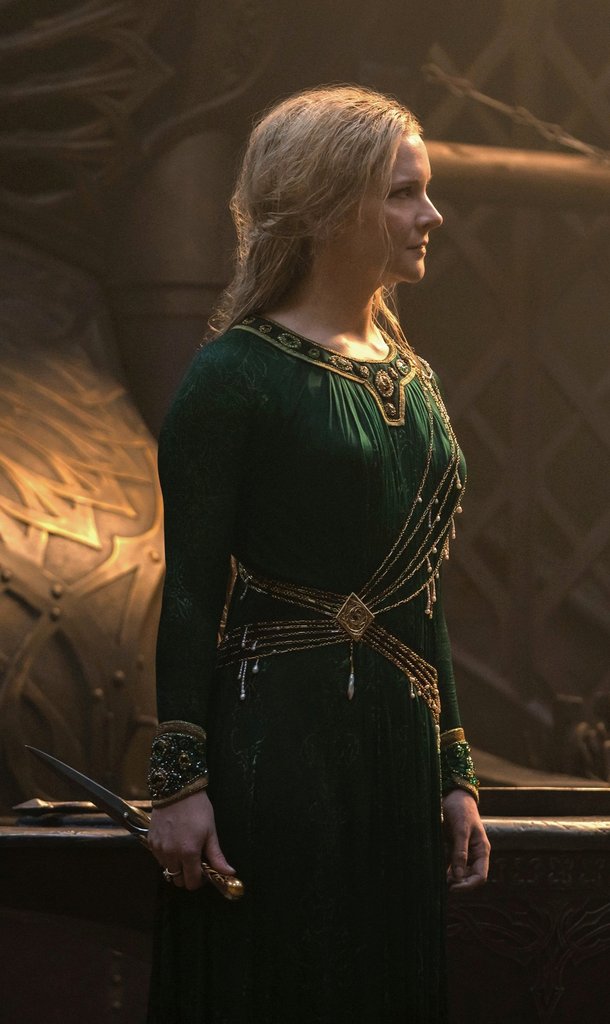 girls don't want boys, girls want Galadriel's stunning green dress #TheRingsOfPower girls don't want boys, girls want Galadriel's stunning green dress #TheRingsOfPower