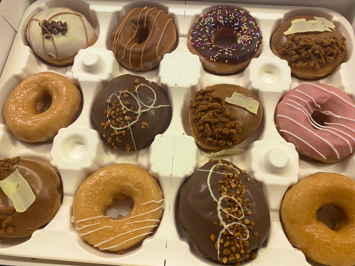 KathrynHavelock's tweet photo. I am VERY popular in my office today! Thanks so much for the @krispykremeUK doughnuts @tessnetwork - the @DesignMuseum team is very grateful for their sugar high! #tessnet #AMA2022 https://t.co/YegRzbcxNc
