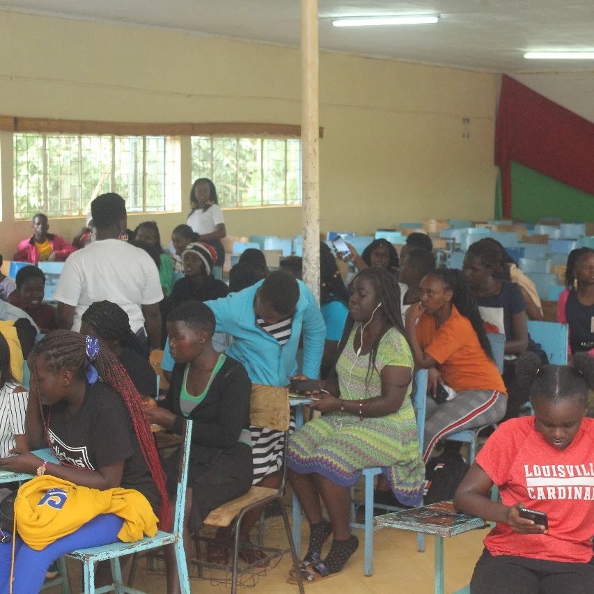 GirlPow71900718's tweet photo. We are at @kisiuniofficial  for fresher social life orientation.with @YourAuntyJane and @TICAH_KE https://t.co/QqKCfNH5sD