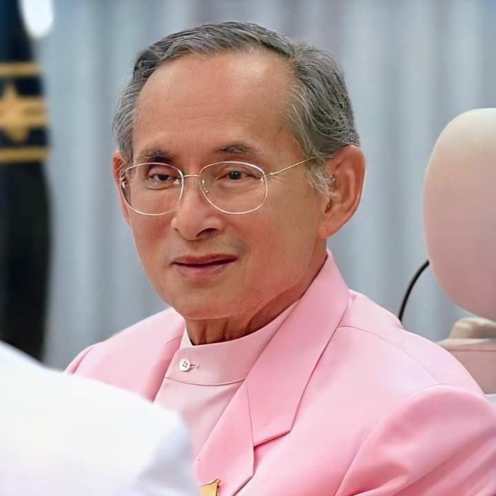 Oooohdad's tweet photo. ผมก็จะรักของผมแบบนี้ตลอดไป....
🙏🙏🙏💛💛💛🇹🇭🇹🇭🇹🇭
#คิดถึงคนบนฟ้า 
#เรารักสถาบันพระมหากษัตริย์ https://t.co/tWuc8o3tb7