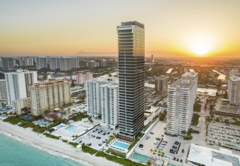 GlobaltyInvest's tweet photo. ✨Welcome to 2000 Ocean ✨
Exclusive Boutique Building with 64 exquisite residences, consisting of half-floor residences, full-floor penthouse residences and an exceptional duplex sky villa with private pool deck. https://t.co/NmZkW2sKvD