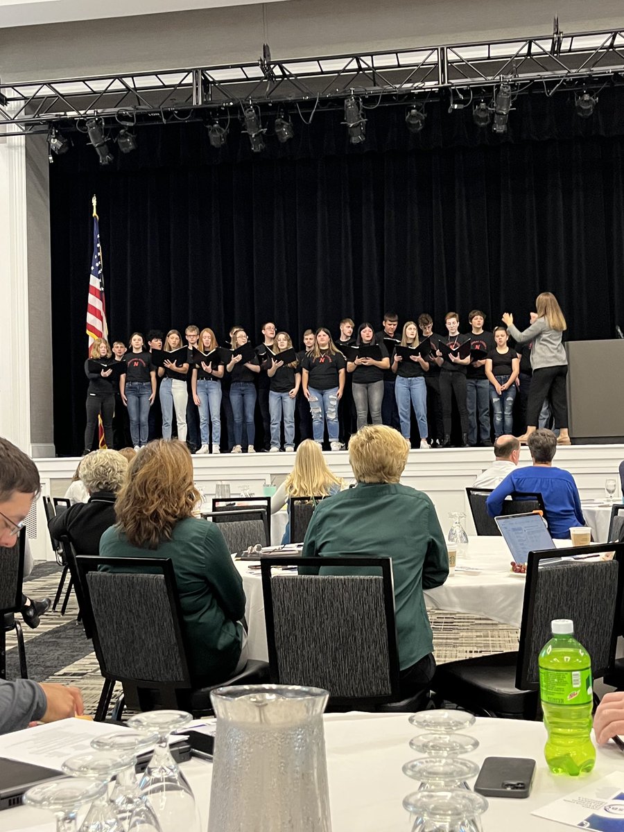 tim_bloom's tweet photo. Thank you to ⁦@SchoolsNewton⁩ students for singing at the @iowaasbo fall conference! What a great way to start the day! https://t.co/C3cylt2UrV