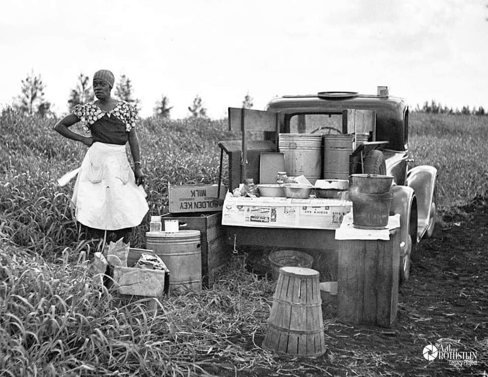 BLKAmericans_'s tweet photo. Lunch wagon for bean pickers, Belle Glade, Florida, 1937

Photographed by Arthur Rothstein https://t.co/gx8NM20TYJ