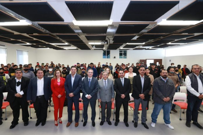 monitoruniversi's tweet photo. Firma @UAdeC  convenio de alianza con la empresa Magna Servicios de México. @AcademicosUAdeC @CedipJuris @VinculaUAdeC @DIP_UAdeC @ArteagaCoahuila @GobDeCoahuila @DiarioCoahuila @CongresodeCoah  https://t.co/gF3Us89qQV a través de @monitoruniversi https://t.co/2MB237XEi1