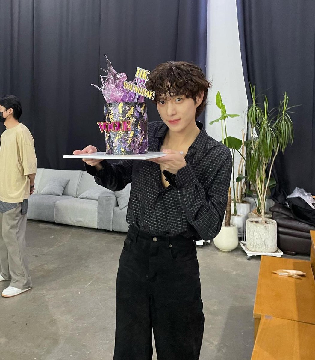 ronabaebae's tweet image. 221012 rollinwood_cake instagram update with Kim Youngdae

🔗 instagram.com/p/Cizn860pet-/…

#KimYoungdae #김영대