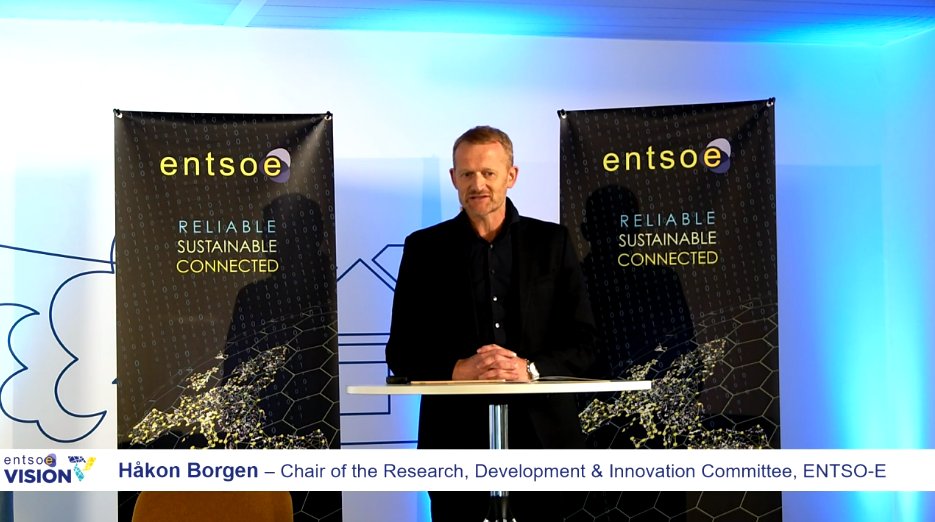 Concluding our deep-dive today on “Addressing the unpredictable: possible Game Changers”, we welcome back: ➡️ Håkon Borgen, Chair of the Research, Development & Innovation Committee, @ENTSO_E #VisionEvent22