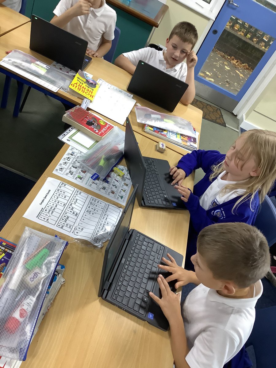 StMarysSchoolRC's tweet photo. J5’s first tinkering lesson on the laptops! Beginning to develop our computing skills! #smrccomputing https://t.co/luV8LFkM9w