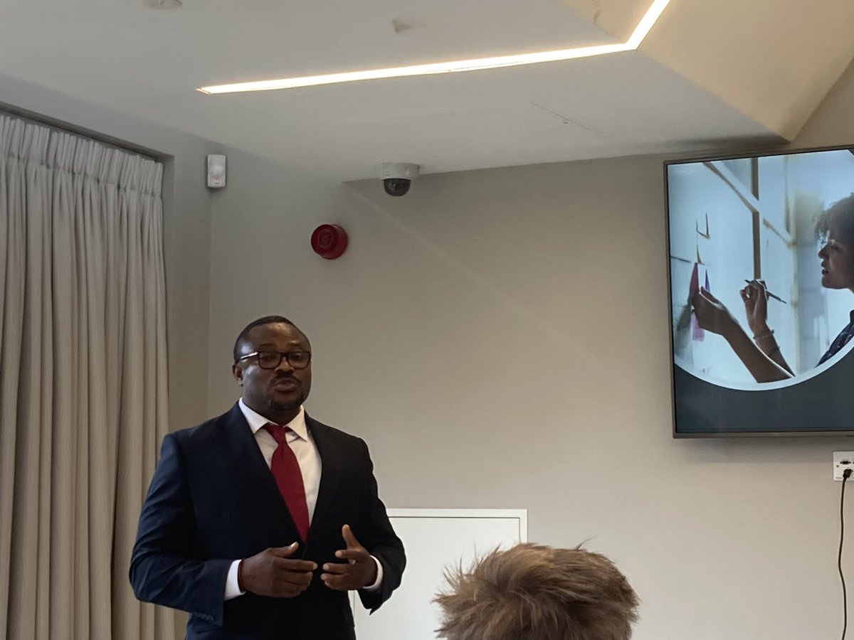 Chris Wagstaff (@chris_wagst) on Twitter photo Another proud tutor moment as <a href="/hillaryohagwu/">Hillary Ohagwu</a> presented his research into the experiences of BAME mental health nursing students on placement. <a href="/RAVresearch_UoB/">RAV Research UoB</a> Another proud tutor moment as <a href="/hillaryohagwu/">Hillary Ohagwu</a> presented his research into the experiences of BAME mental health nursing students on placement. <a href="/RAVresearch_UoB/">RAV Research UoB</a>
