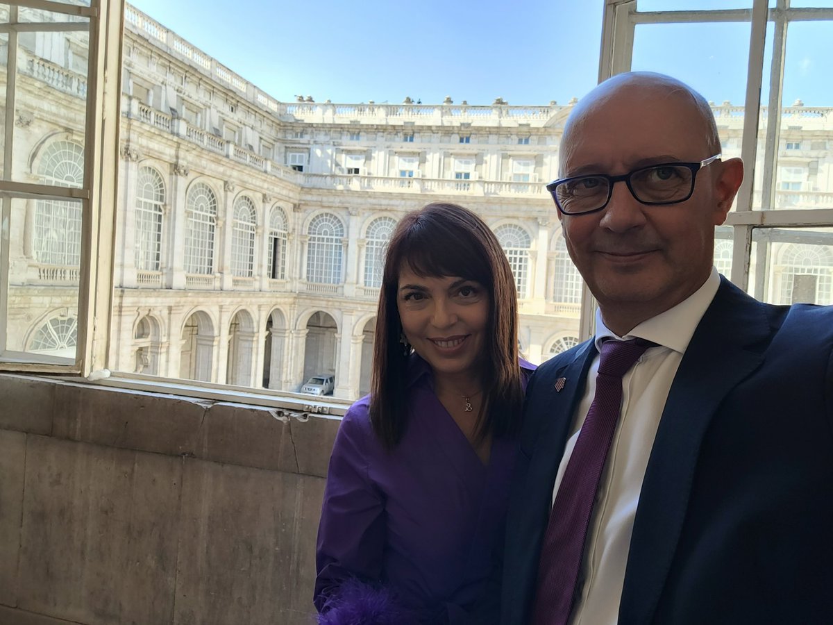 SalvadorDiez10's tweet photo. Galería de imágenes para recordar nuestra presencia en la Recepción ofrecida por SM el REY en el Palacio Real

#Afcolegiados https://t.co/cyMeUSfHYJ