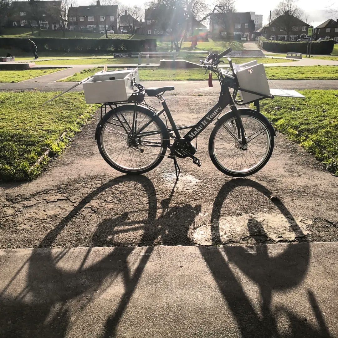 JusticeMuseum's tweet photo. Next Wednesday 19th October, @PanyaThePoet will be taking our sassy #Museum #bicycle to Hockley around 1:30pm to lead a poetry workshop based on Lord Byron’s poem ‘Age of Bronze’
For more information visit: https://t.co/8ouYPvLZdh
#NJMIngnuity #NJMideas #participatorymuseum https://t.co/kJ1qF8aIs7