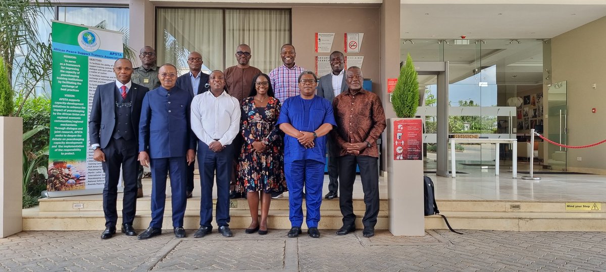 Kafka09014872's tweet photo. Nairobi -Kenya (12-15th October 2022)
Experts Roundtable for Review of #ASF Training Policy-Agenda and documents.
#EMPABB, very happy to have met experts from #APSTA; #UA, #KAIPTC; #Cameroon; #SouthAfrica.. https://t.co/FYWE9tI1VH