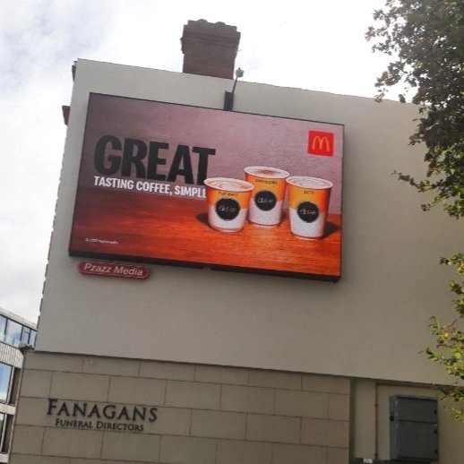 👀 Our latest digital advertising screen has just launched in Donnybrook 😁😍🙌🏻
If you would like to advertise on this digital screen please contact us at info@pzazzmedia.com 
#digitlaadvertising #dooh #digital #highresolution #donnybrook #dublin4 #lucozadesport #mcdonalds