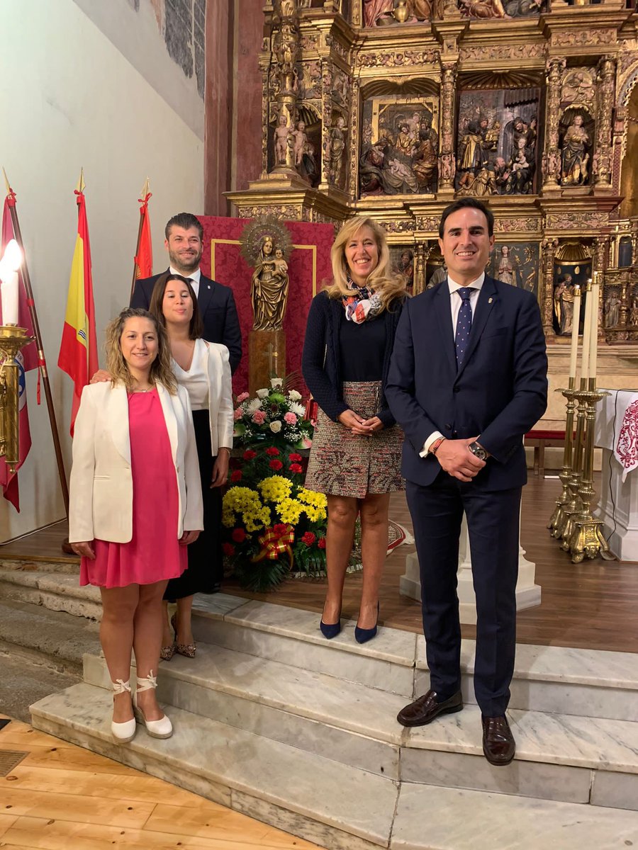 GuzmanGomezMdC's tweet photo. 🇪🇸 El día del #Pilar mi admiración y respeto x quienes hacen de su vida el servicio a los demás
🙏 Gracias por cuidarnos
🙌 Felicidades! en el día de vuestra Patrona
👉 Enhorabuena a los condecorados
👉 Nuestro recuerdo a los caídos
#UnGranPaís #12O @guardiacivil #VirgenDelPilar https://t.co/szHdO8CZzm