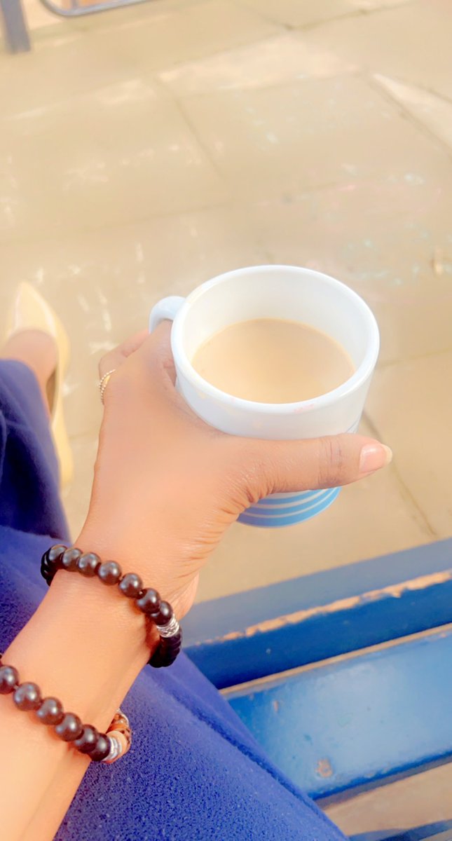 GiGi_Faiza's tweet photo. I grew up Shaah Iyo Caano era 😂 I would not dare to have that now on everyday as I can’t afford the extra lbs but this thing is heaven and can be easily addictive. #Shaah #Caano #SomaliChildren #Snacks #Meal #TeaWMilk https://t.co/ZqTXpRb8IX
