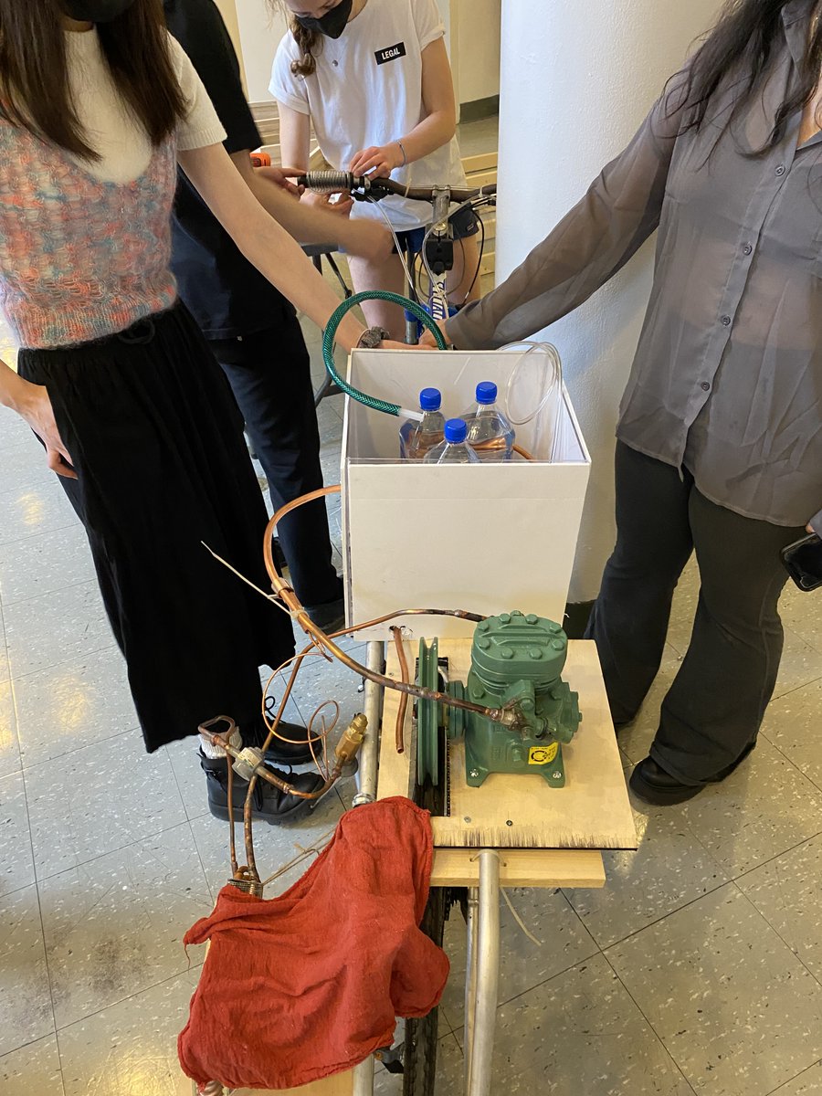 ericteitelbaum's tweet image. @xtracycle we made the &quot;coolest&quot; bike out there @cooperunion, turning a free radical into a heat pump beverage cooler, powered by pedaling. @BITZERGroup @kippworks @ForrestCHAOS