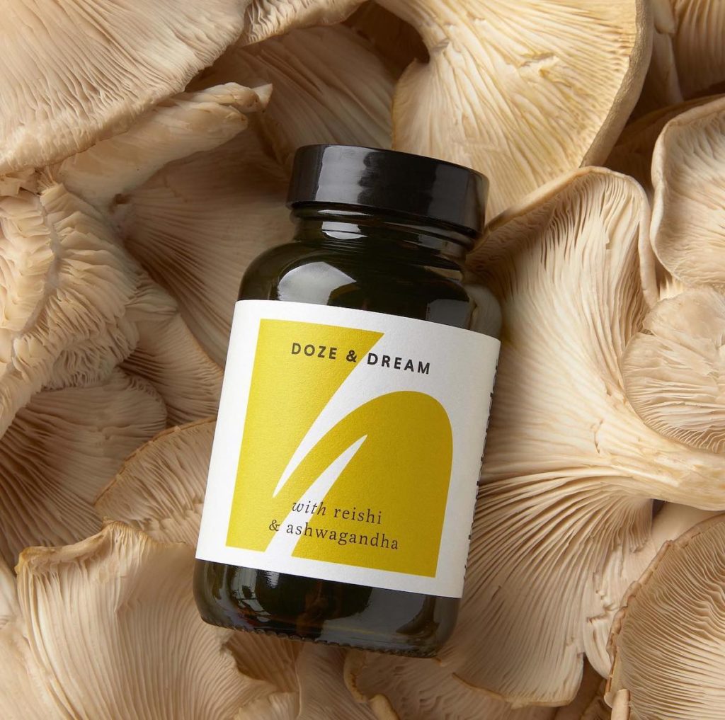 TheBespokeBook's tweet photo. In part 2 of her musings, @BeingYemi trials some products and supplements to help cope with the symptoms and side effects of going through the Menopause.

https://t.co/BRwAt6FATU 

#femalehealth #menopause #perimenopause #health #skincare #women #menopauseawarenessmonth #mam https://t.co/uaQlp5OgCQ