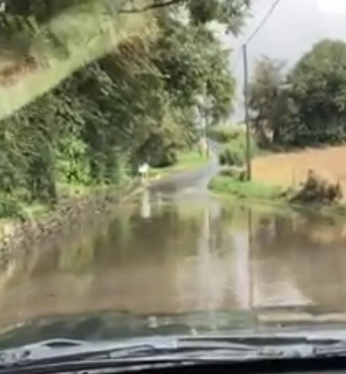 Baldernock's tweet photo. Raining?
Flooding on Craigmaddie Road @Baldernock - we all know where. @EDCouncil @CCCBARDOWIE @BaldernockRoads https://t.co/W69SxFSL4M