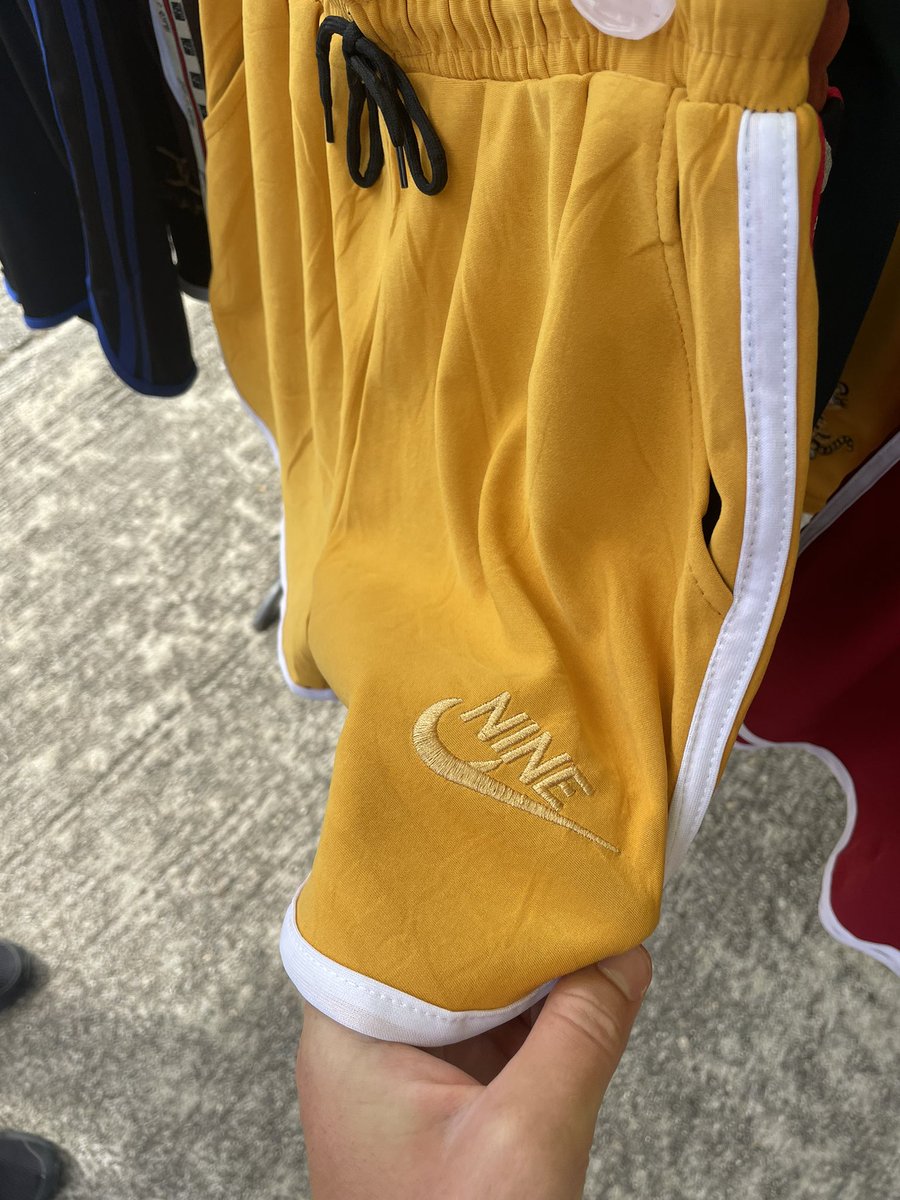 LukeFielding99's tweet photo. A thread of my personal favourite brands spotted in Thailand https://t.co/Lki60IpCJD