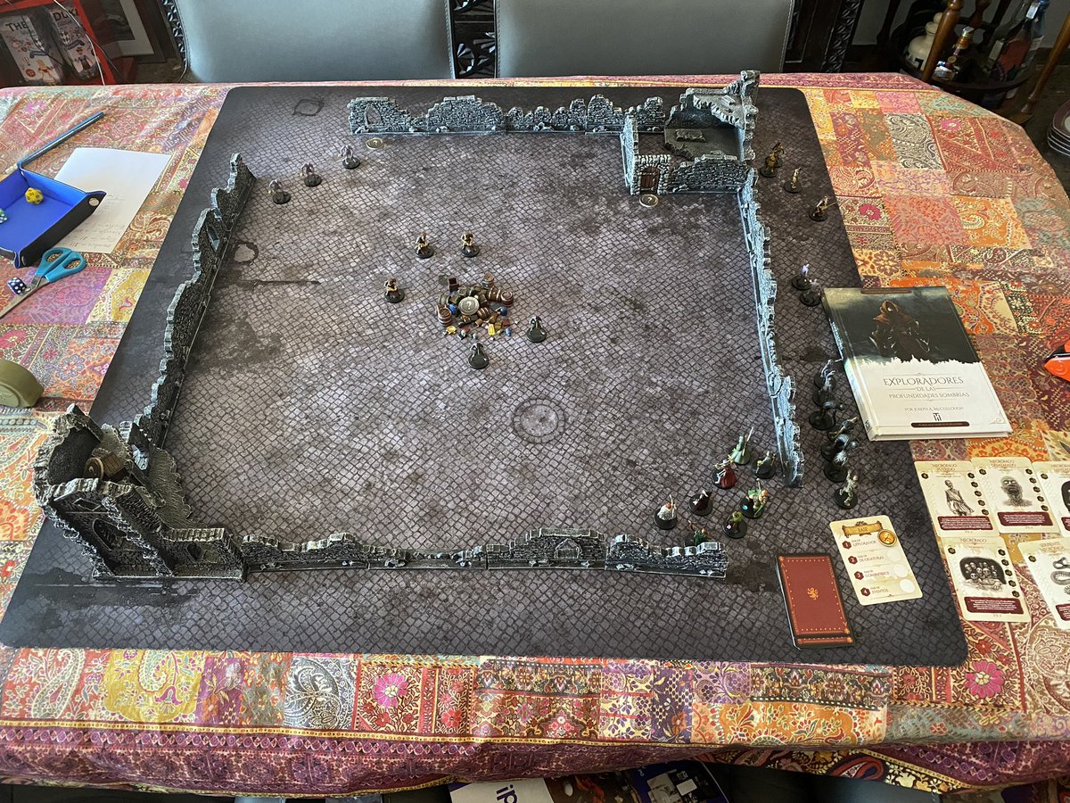 Eduardo Tarilonte (@samplingarts) on Twitter photo Hoy maratón de Exploradores de las Profundidades Sombrías 💀🎲#rangersofshadowdeep Seguimos en la capilla en ruinas. <a href="/HTPublishers/">HT Publishers</a> Hoy maratón de Exploradores de las Profundidades Sombrías 💀🎲#rangersofshadowdeep Seguimos en la capilla en ruinas. <a href="/HTPublishers/">HT Publishers</a>
